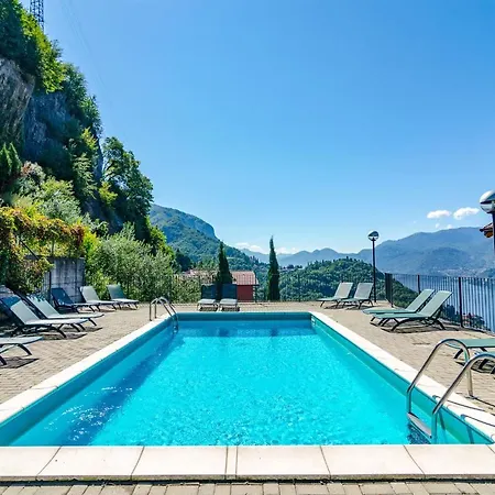 Vista D'oro Ulivo Apt. 15 شقة