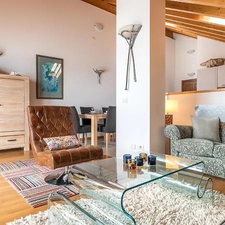 Vista D'oro Ulivo Apt. 15 شقة *