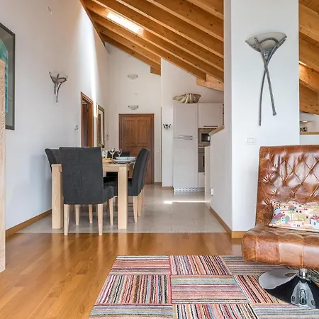 Vista D'oro Ulivo Apt. 15 شقة