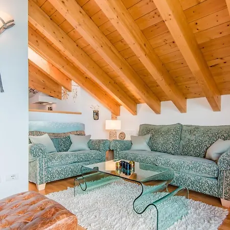 Vista D'oro Ulivo Apt. 15 شقة